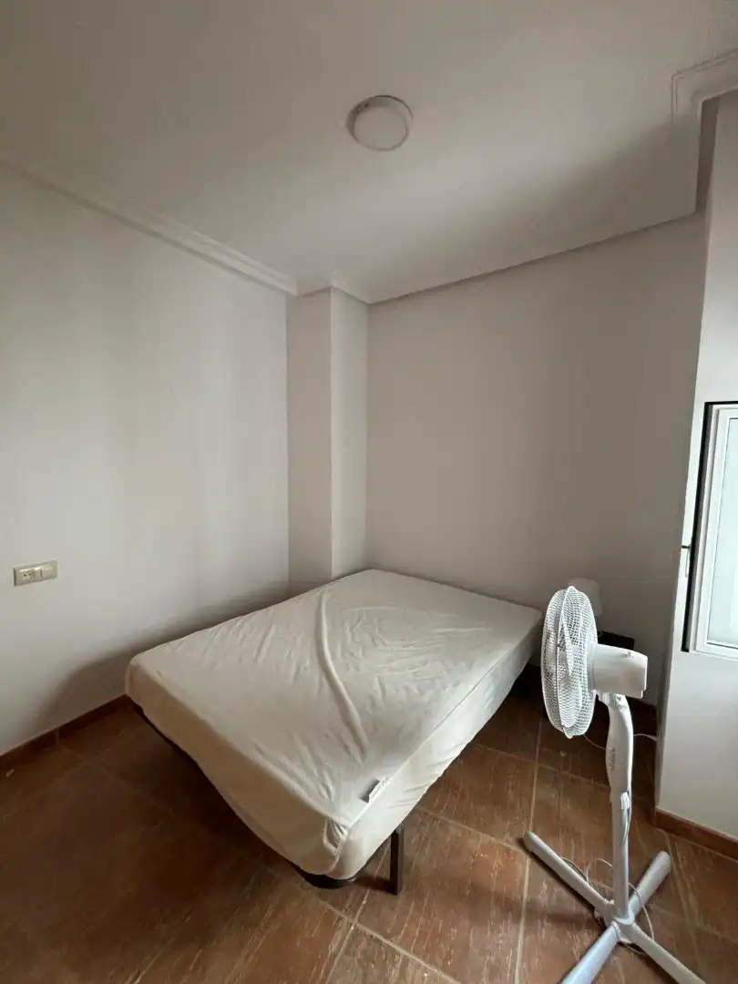 Bedroom of Houses for share in Jaén  with Air Conditioner, Private garden and Terrace
