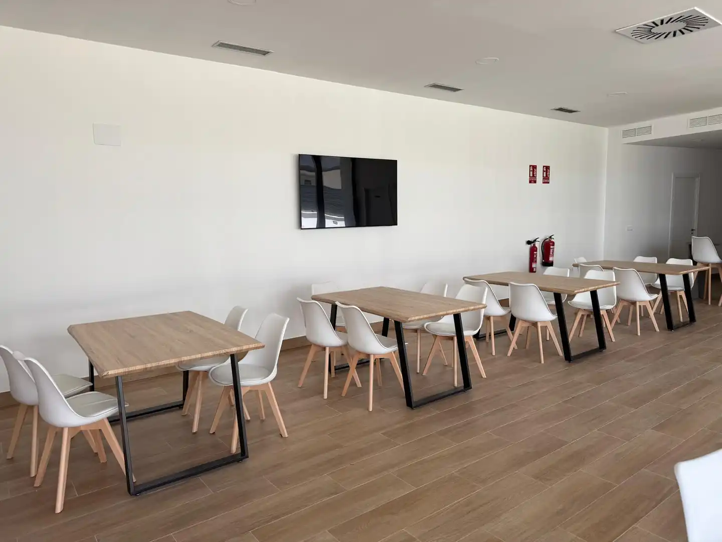 Wohnung zur Miete in La Rinconada mit Klimaanlage, Heizung und Terrasse