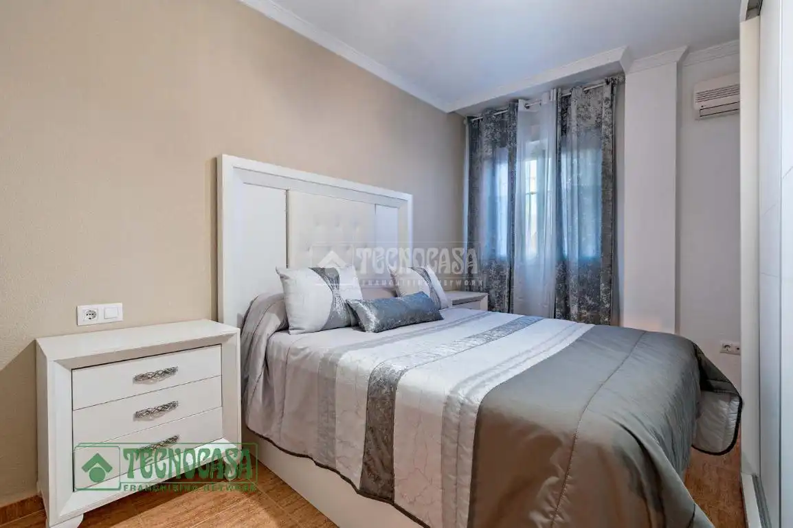 Habitación de Piso en venta en Roquetas de Mar con Aire acondicionado, Calefacción y Amueblado