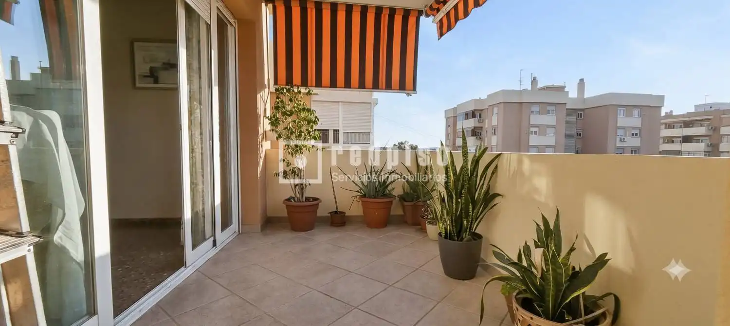 Terrassa de Pis en venda en Málaga amb Aire condicionat, Calefacció i Jardí privat