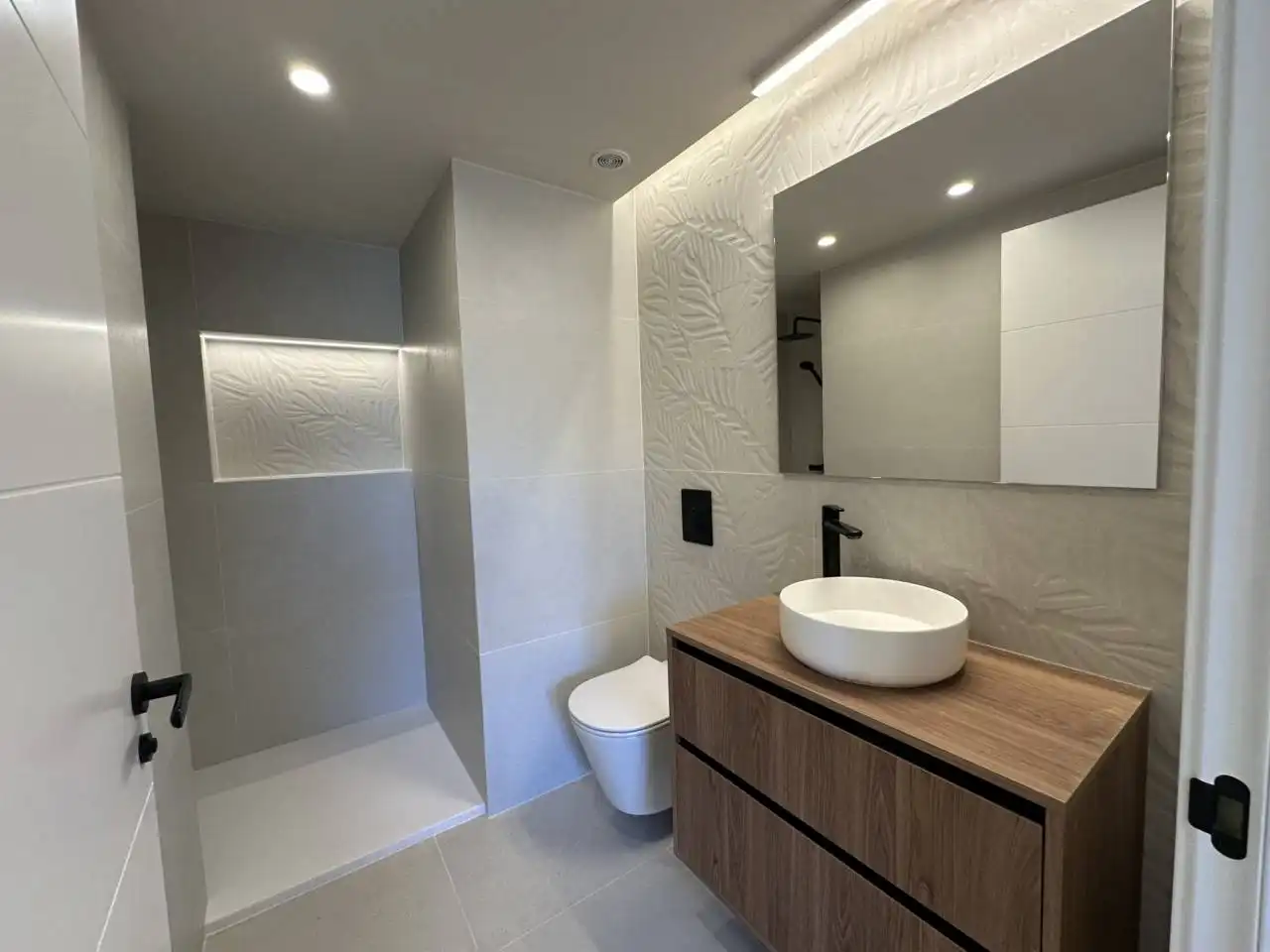 Bathroom of Attic for sale in Vila-seca  with Air Conditioner, Parquet flooring and Terrace