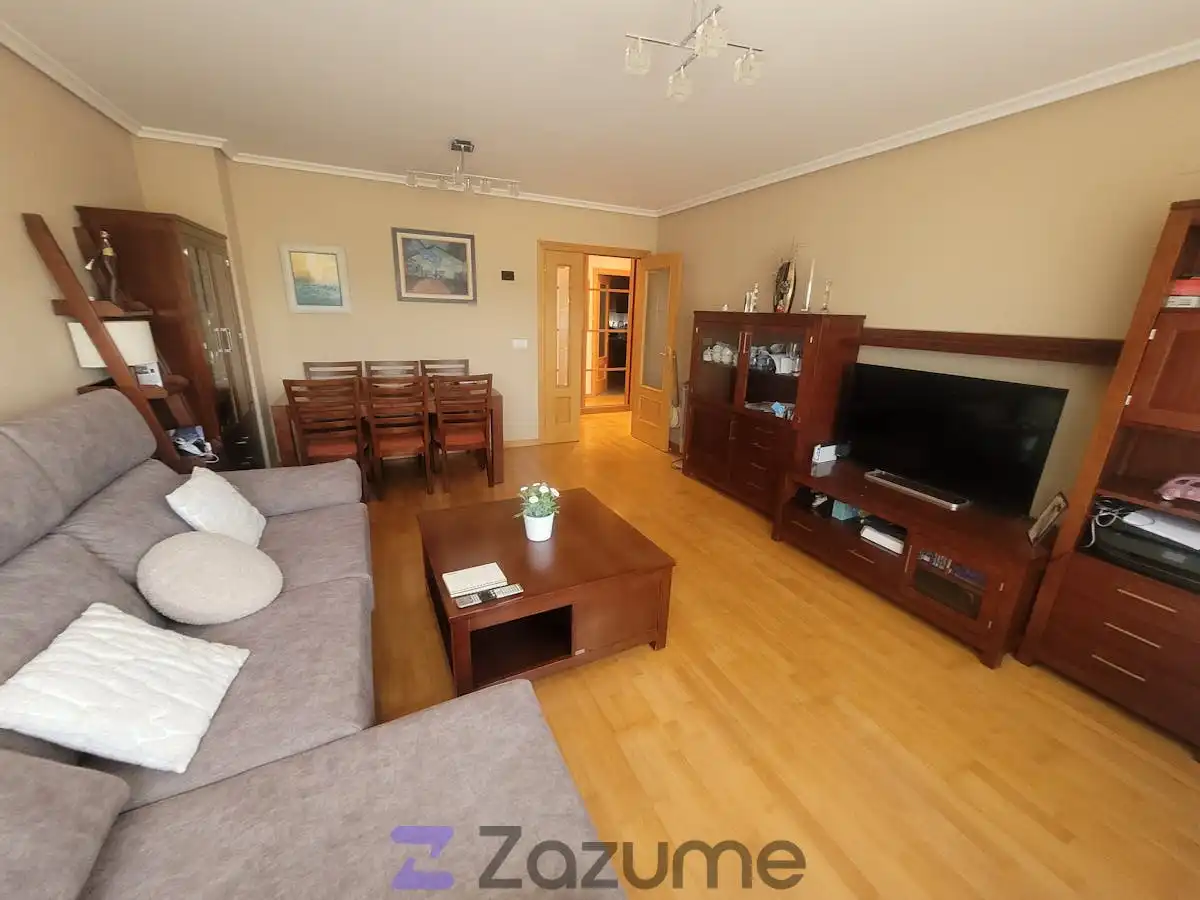Living room of Flat for rent in Laguna de Duero  with Heating, Parquet flooring and Furnished
