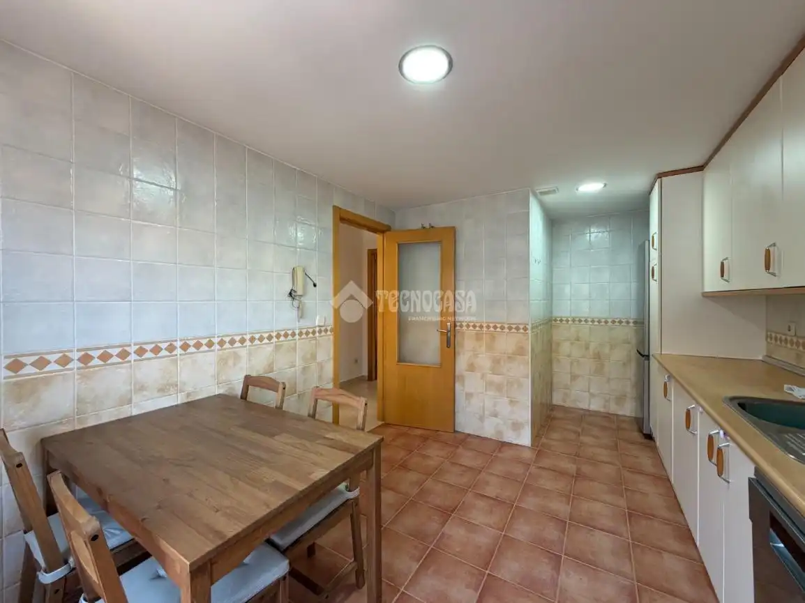 Cocina de Casa adosada de alquiler en Algete con Aire acondicionado, Calefacción y Jardín privado