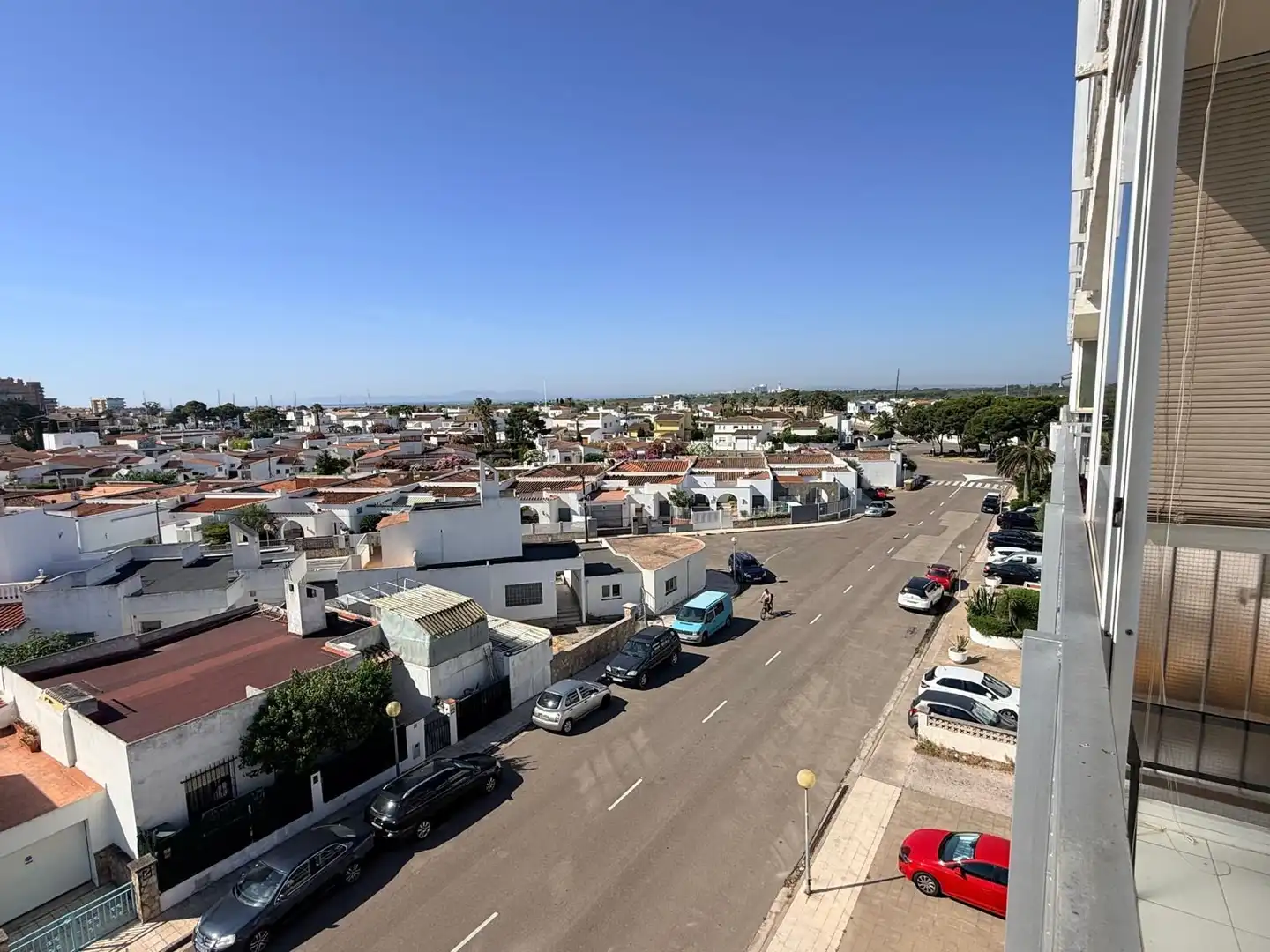 Vista exterior de Estudi en venda en Roses amb Calefacció, Terrassa i Moblat