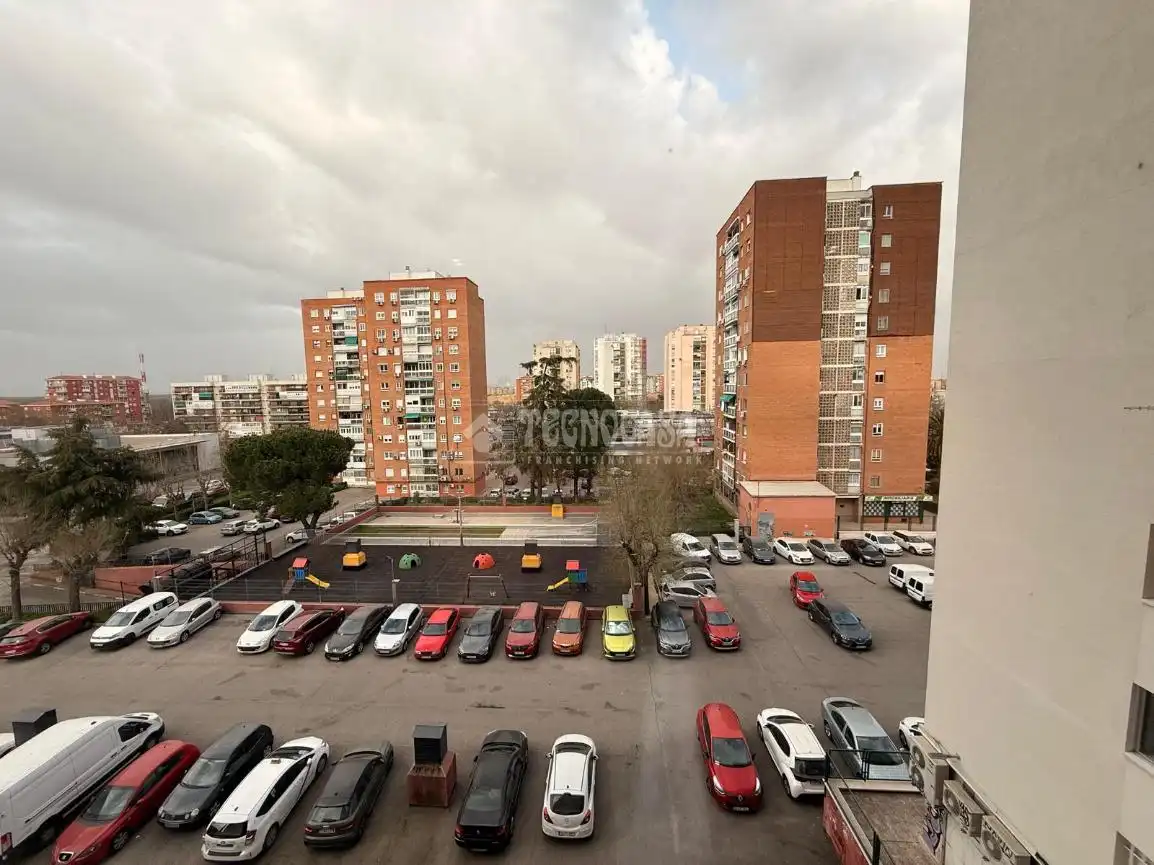 Parking de Piso en venta en Madrid con Aire acondicionado, Calefacción y Terraza