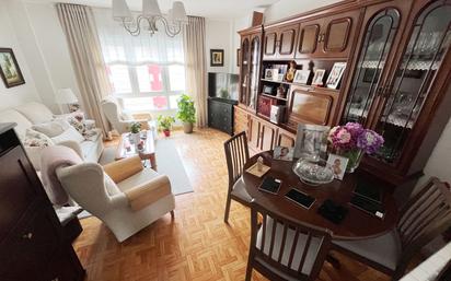 Sala d'estar de Pis en venda en Avilés amb Calefacció