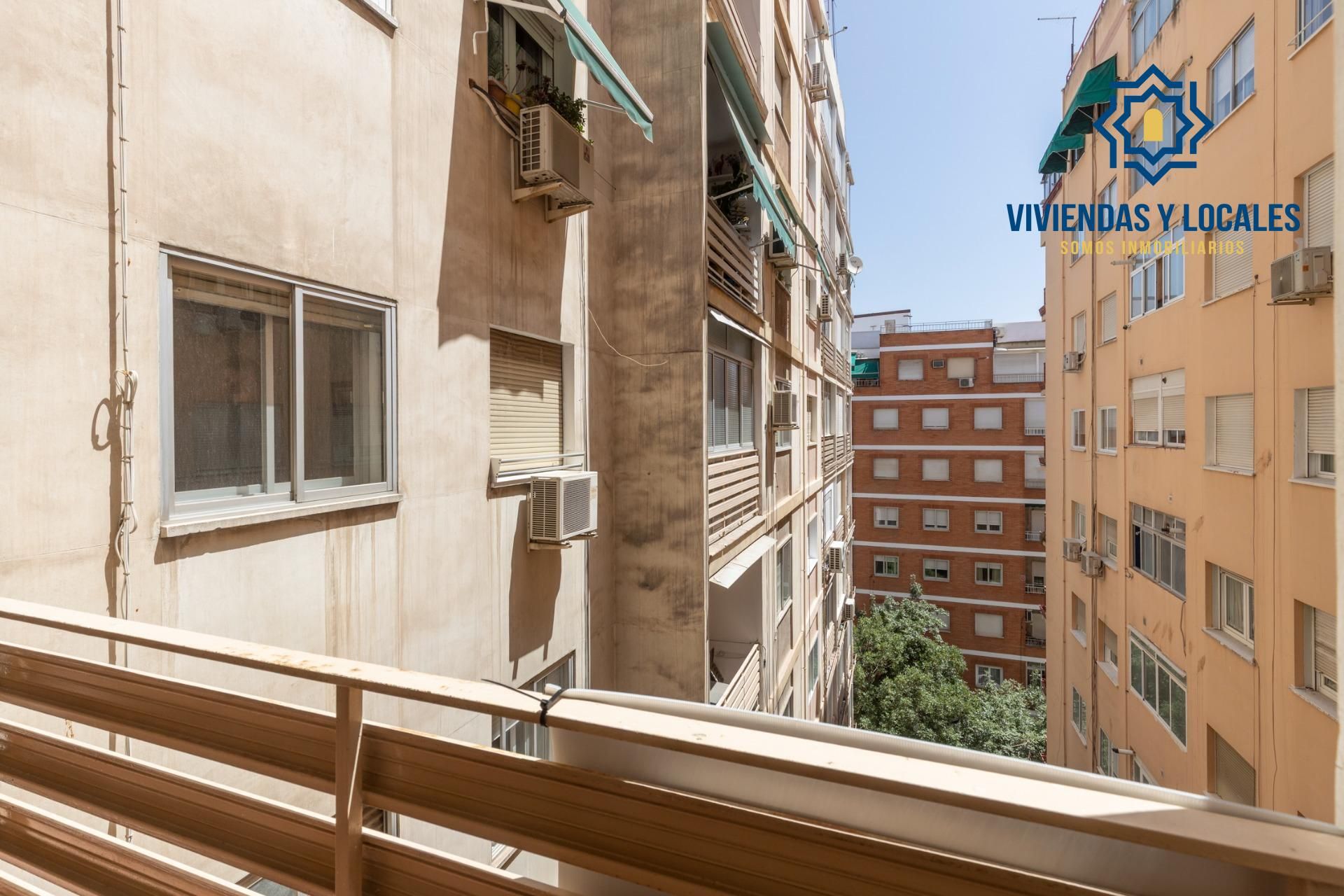 Bedroom of Flat for sale in  Granada Capital  with Terrace and Balcony