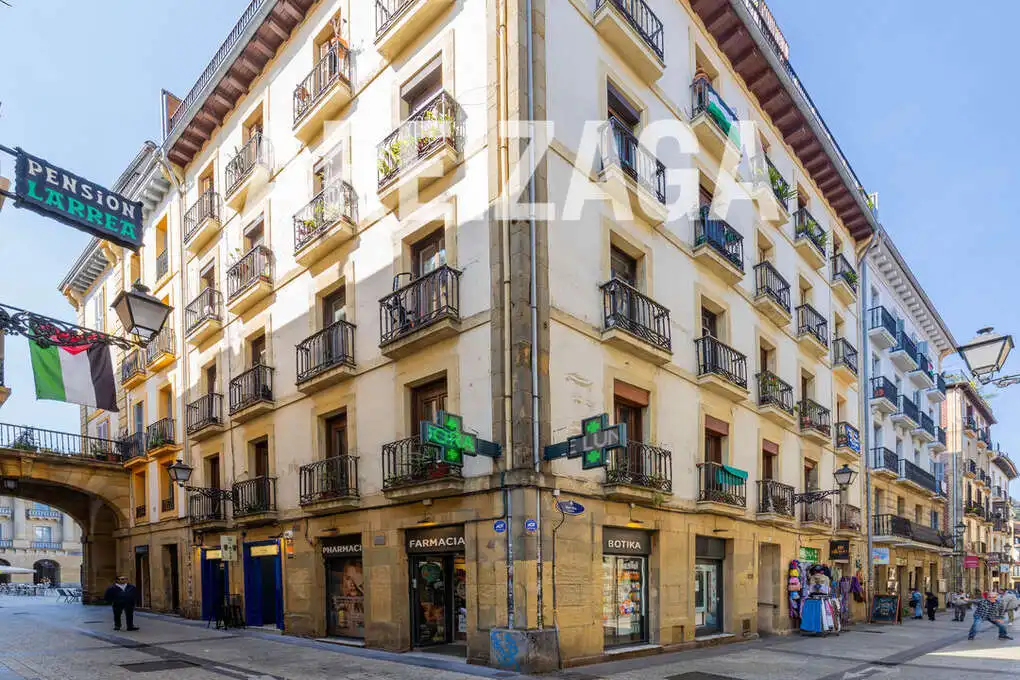 Vista exterior de Local en venda en Donostia - San Sebastián 