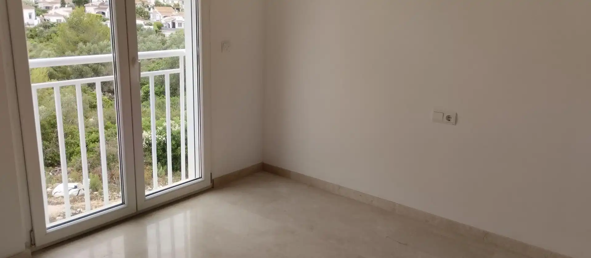 Habitación de Piso en venta en Pego con Aire acondicionado, Terraza y Piscina comunitaria