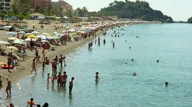 Außenansicht von Wohnung zur Miete in Almuñécar mit Klimaanlage, Schwimmbad und Möbliert