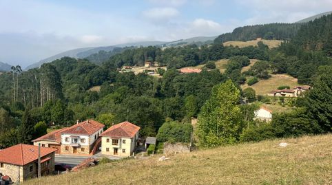 Os presentamos esta fantástica parcela en Luena. Enclavada en la Comarca de los maravillosos Valles Pasiegos 6.734 m2 de terreno r