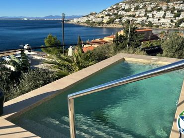 Casa amb piscina en venda a Avenida JOSE DIAZ PACHECO 61 61