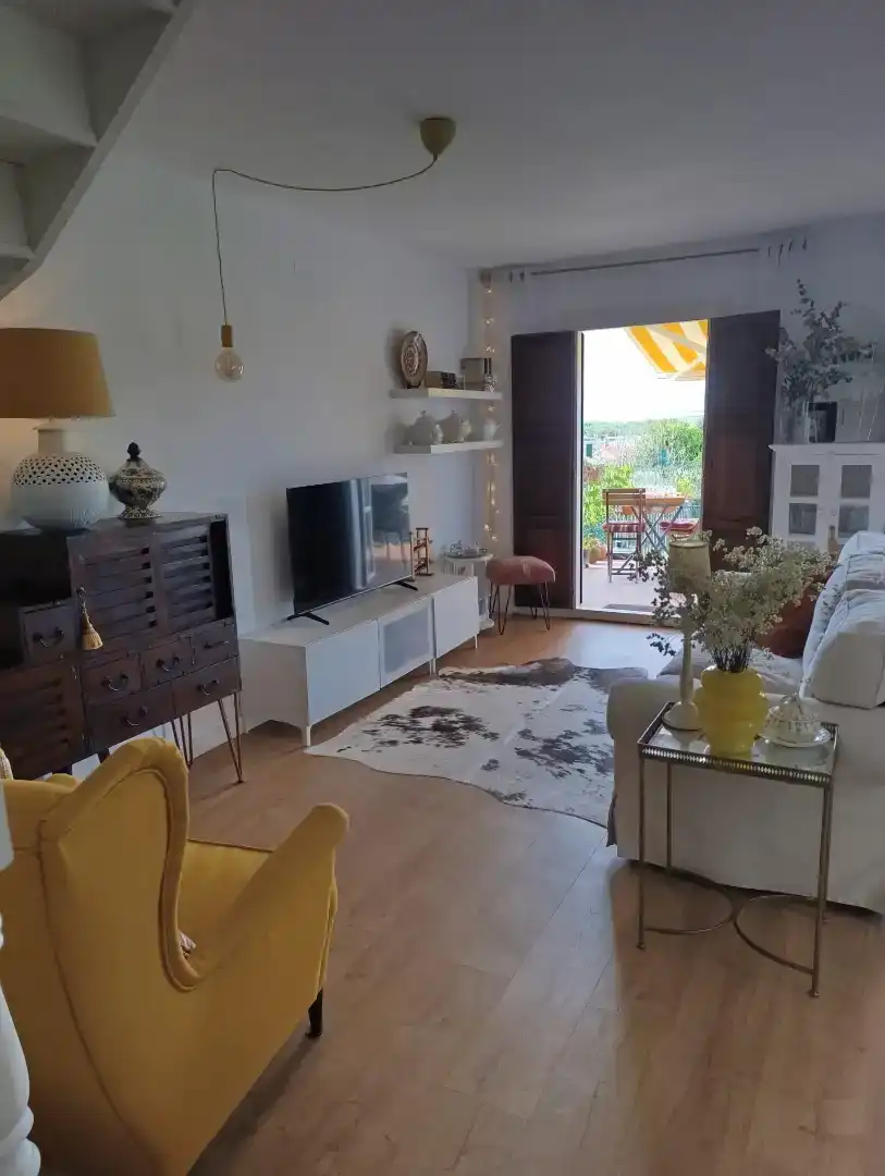 Sala d'estar de Casa o xalet en venda en Ribamontán al Mar amb Jardí privat, Parquet i Moblat
