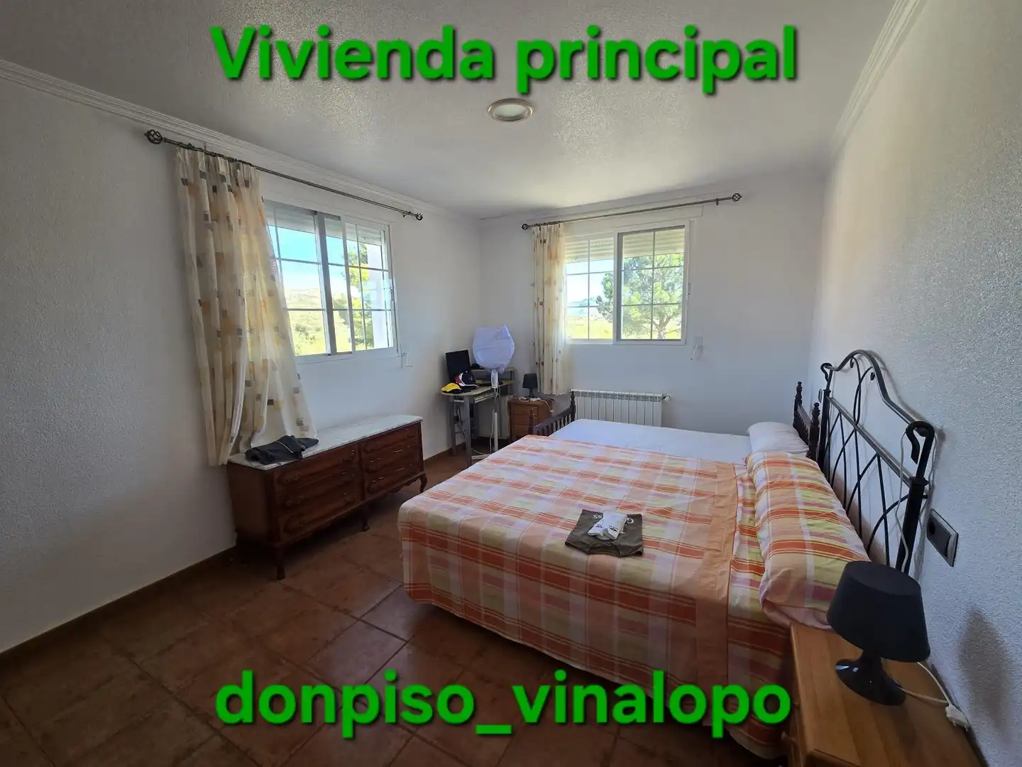 Dormitori de Finca rústica en venda en Elda amb Calefacció i Piscina