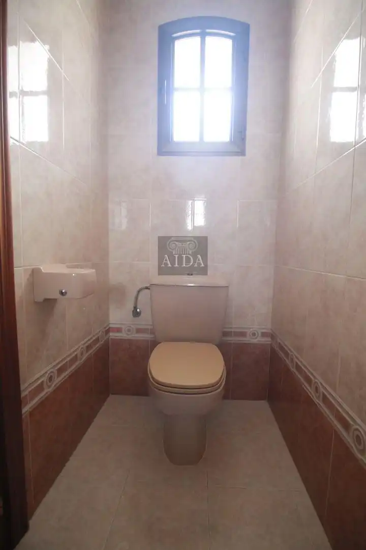 Bathroom of Commercial properties for rent in Estepona Pueblo