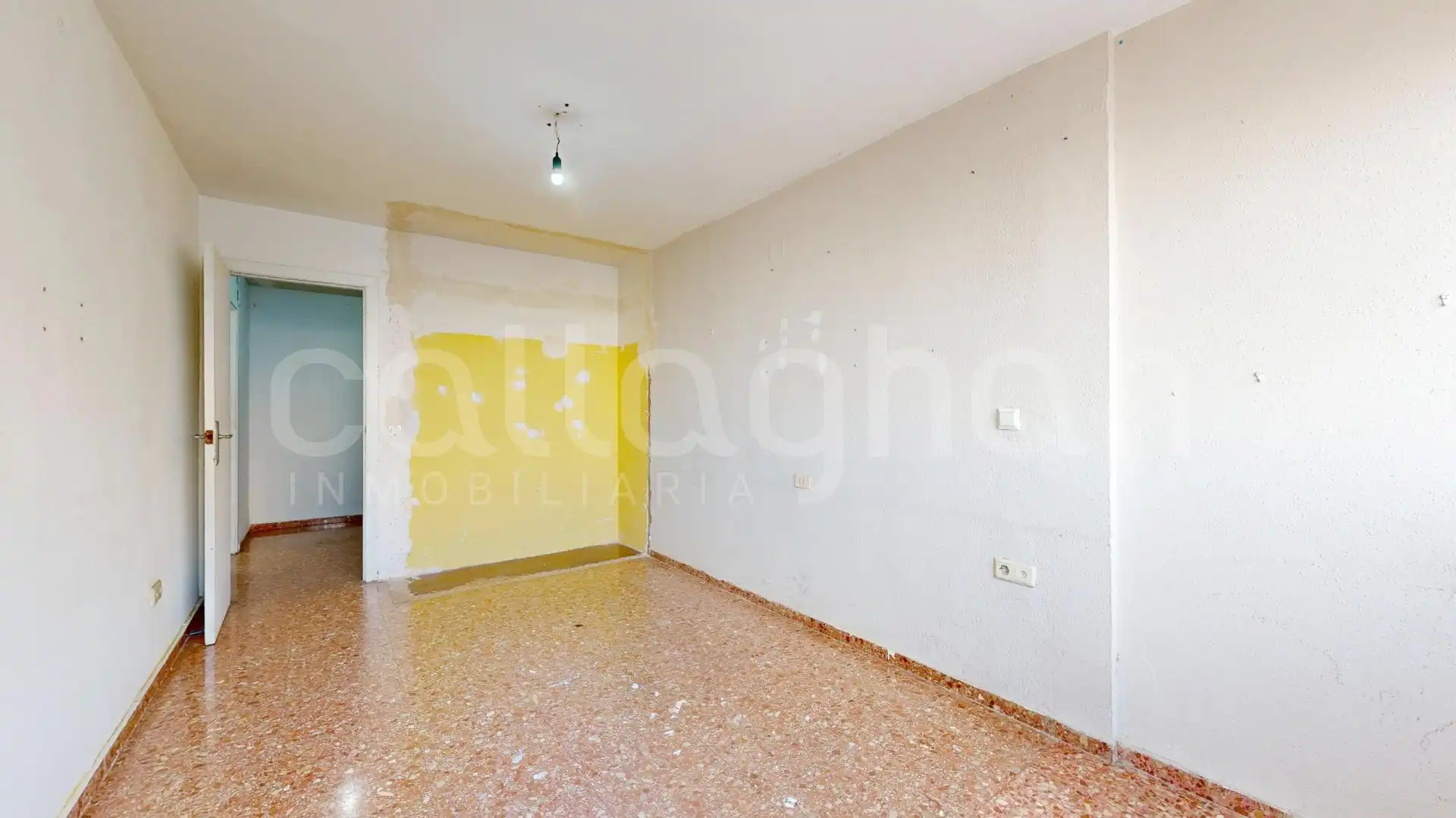 Flat for sale in Valencia  with Balcony