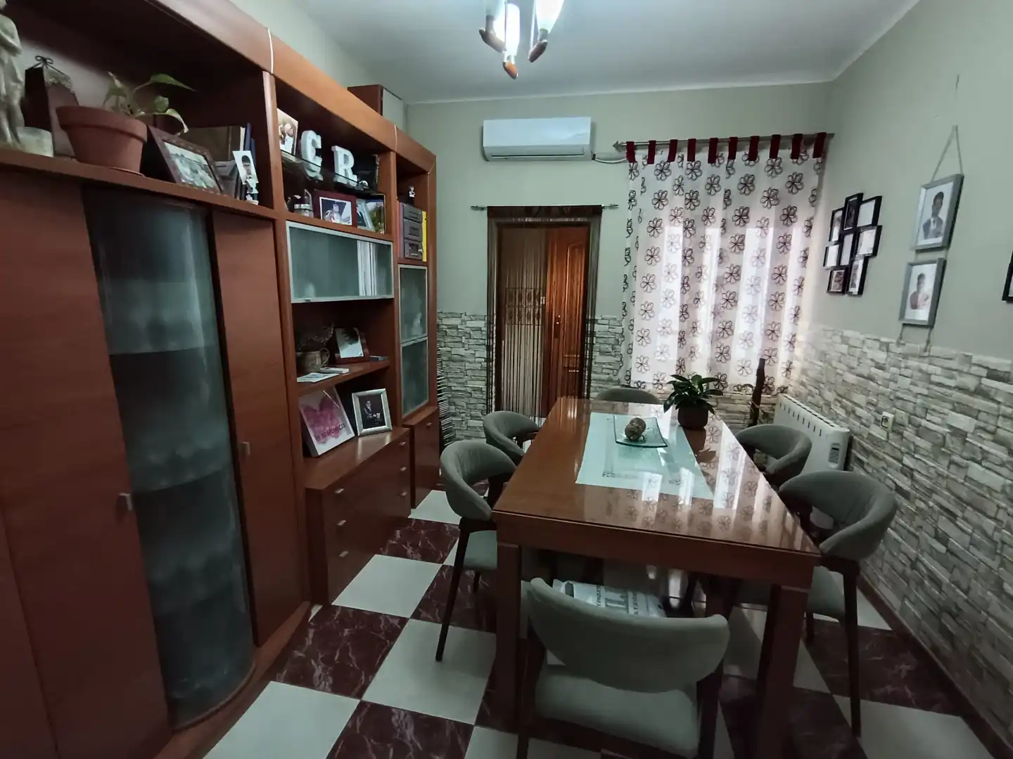 Esszimmer von Einfamilien-Reihenhaus zum Verkauf in Jaén mit Klimaanlage, Heizung und Terrasse