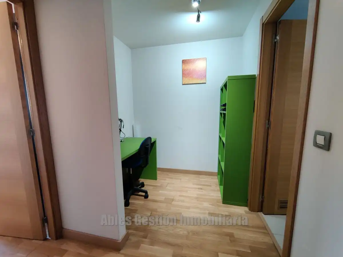 Piso de alquiler en Oviedo  con Calefacción y Terraza