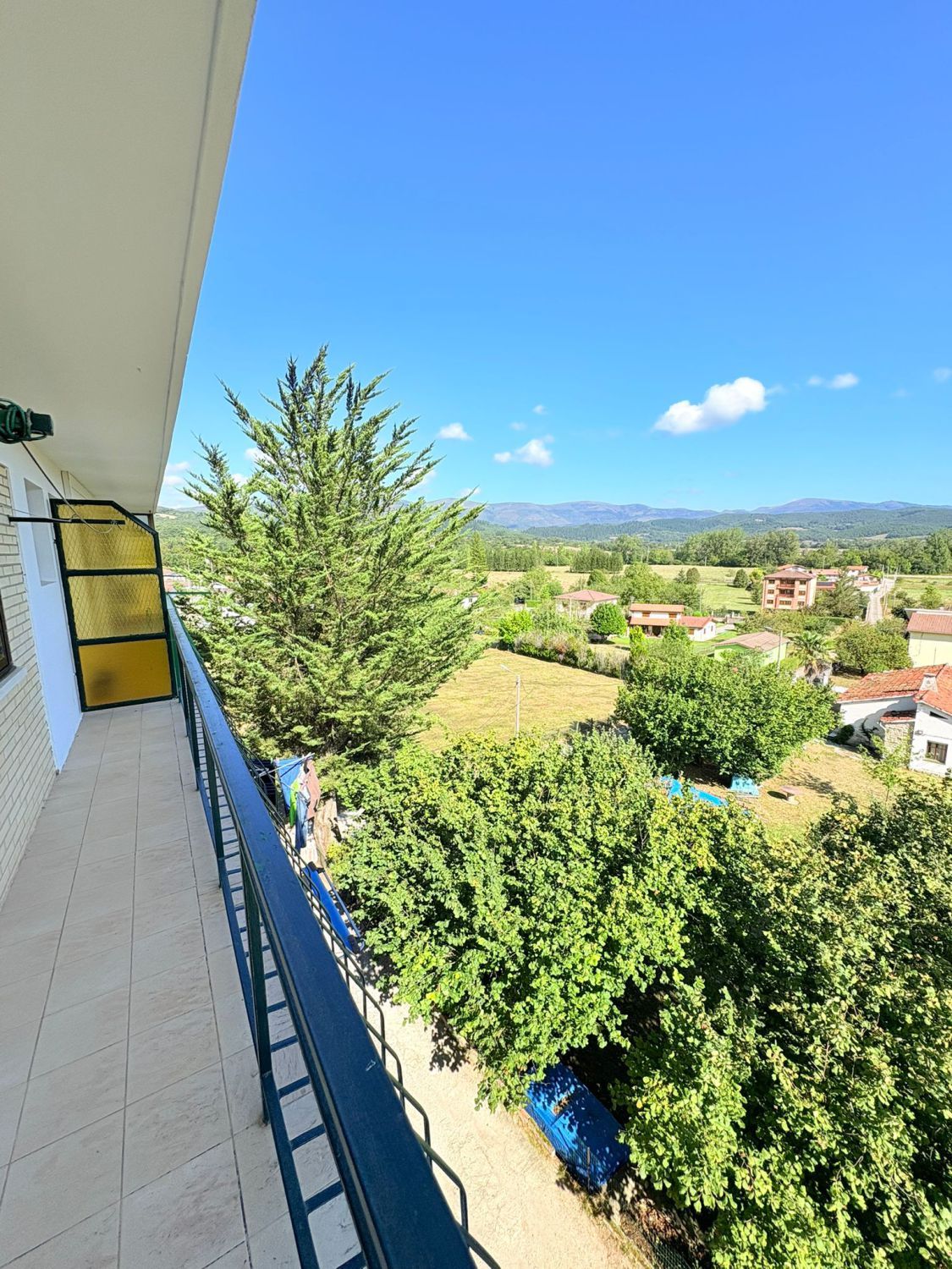 Vista exterior de Pis en venda en Valle de Mena amb Calefacció, Parquet i Balcó