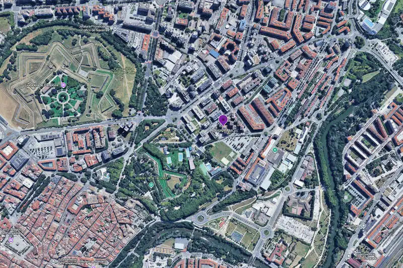 Vista exterior de Ático en venta en  Pamplona / Iruña con Calefacción, Terraza y Alarma
