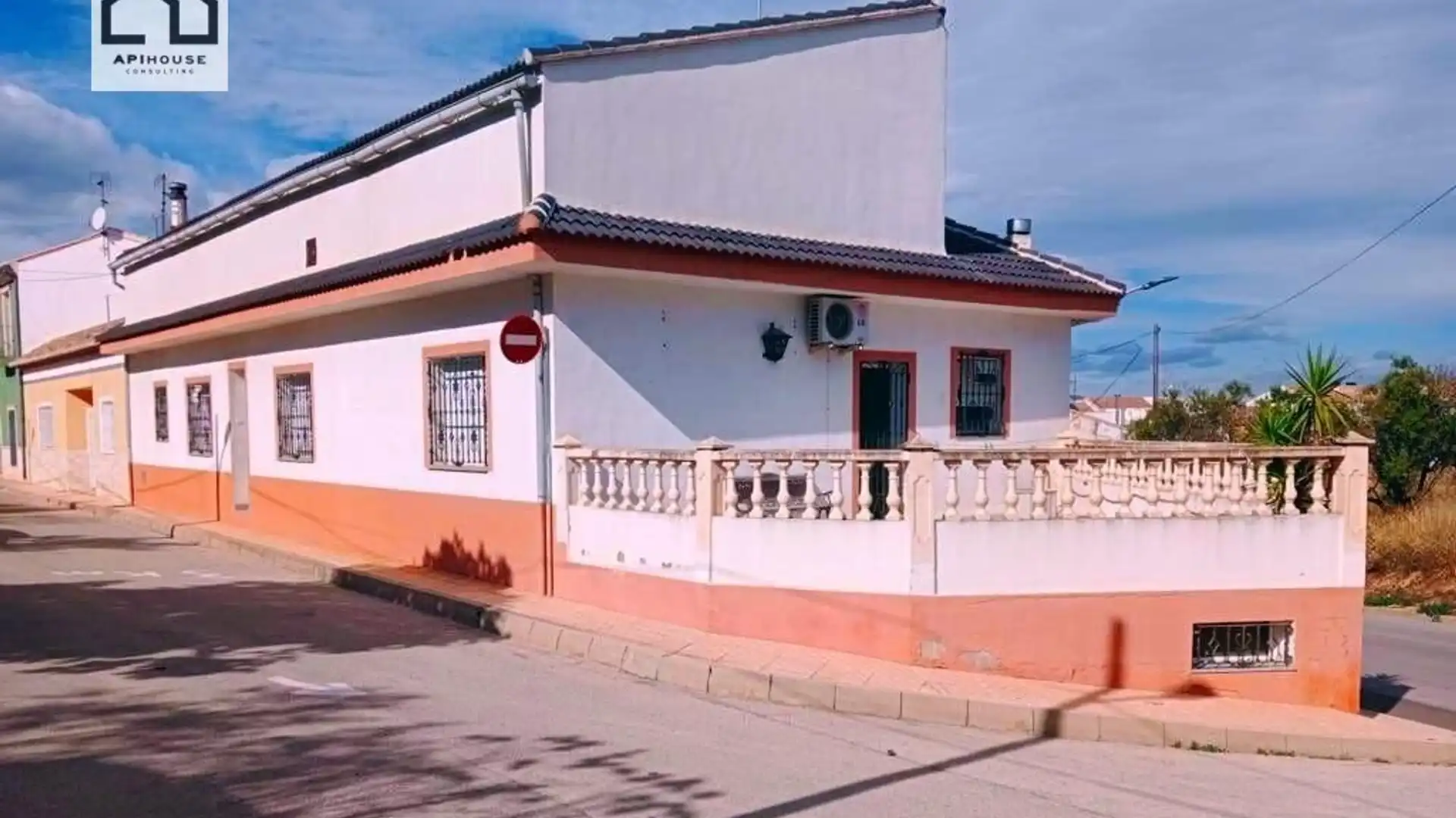 Vista exterior de Casa o chalet en venta en La Font de la Figuera con Aire acondicionado, Terraza y Amueblado