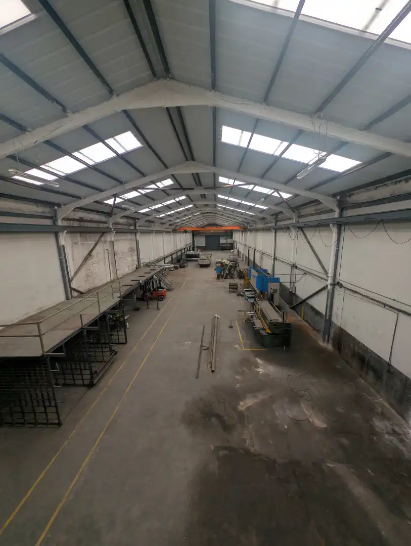 Nave industrial de alquiler en La Llagosta con Alarma