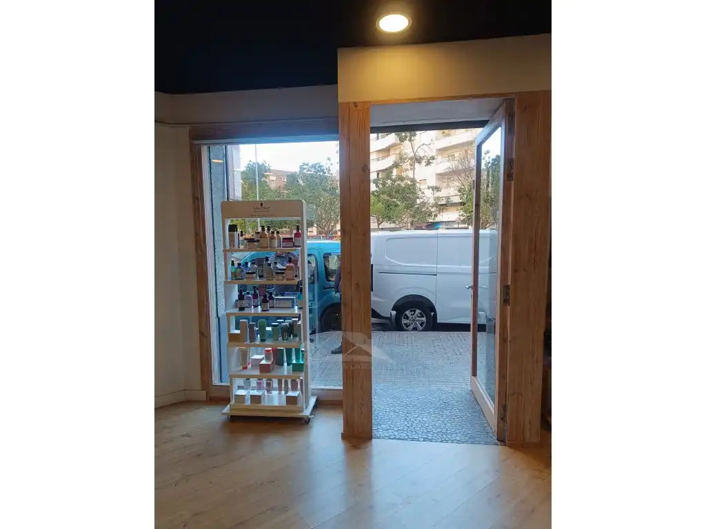 Business premises to rent in Calle Lluis Companys, imagen 12