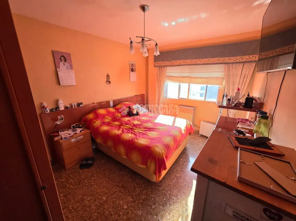 Bedroom of Flat for sale in Zaragoza  with Air Conditioner, Heating and Terrace