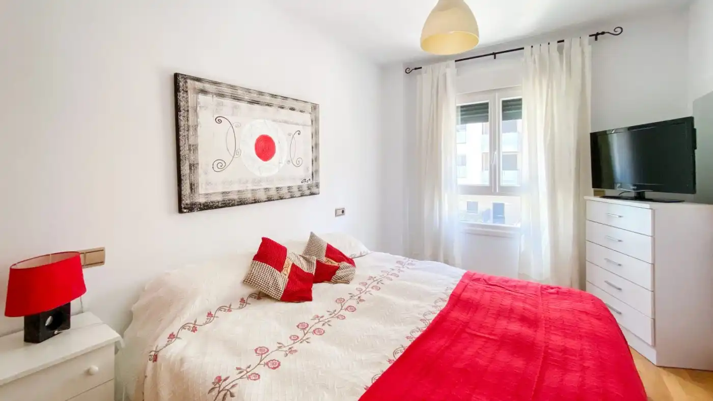 Bedroom of Flat for rent in Málaga  with Air Conditioner, Heating and Parquet flooring