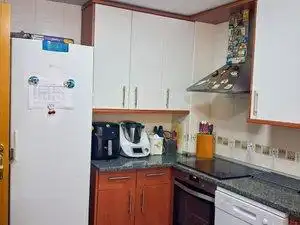 Cuina de Casa o xalet en venda en Alcalá de Henares amb Calefacció, Jardí privat i Terrassa