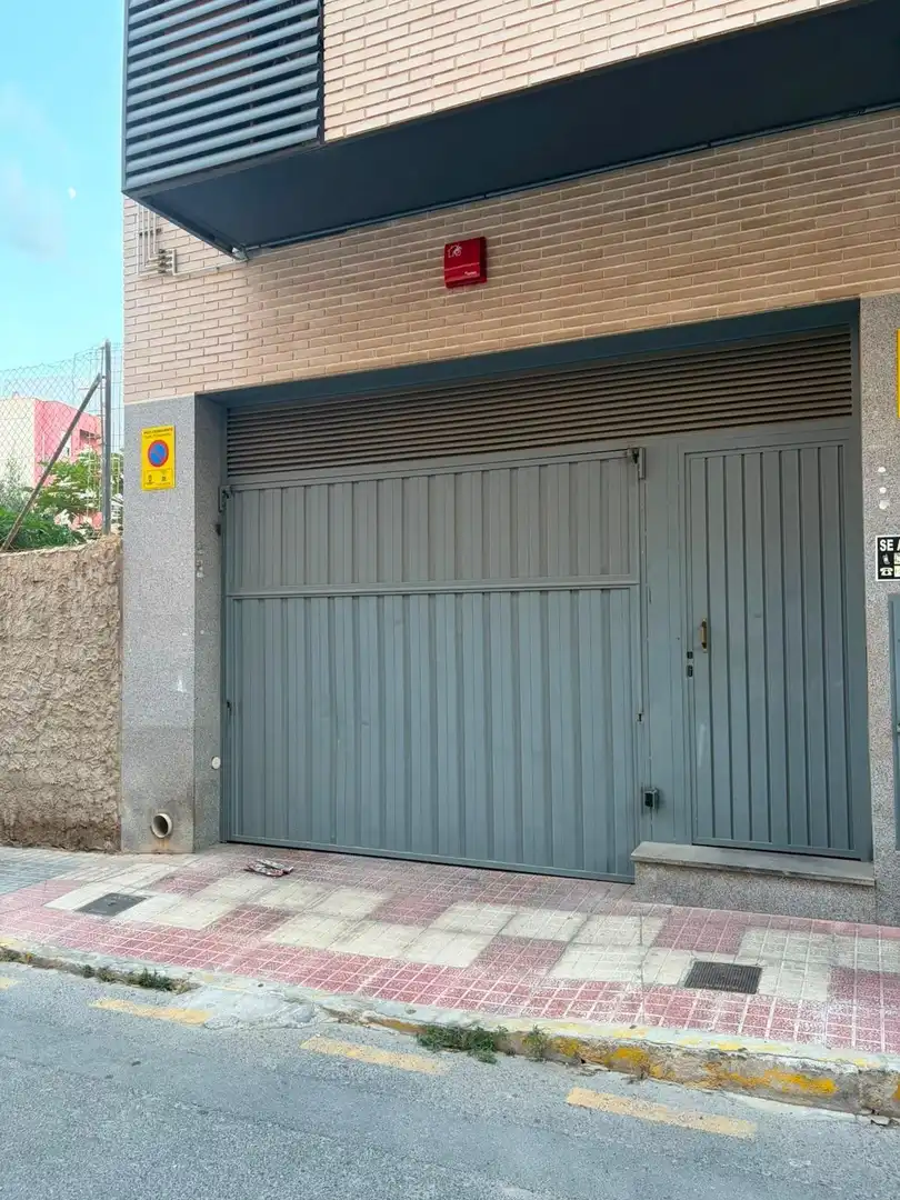 Individual en venda a Calle del Vicario Samuel Riquelme 27, imagen 2