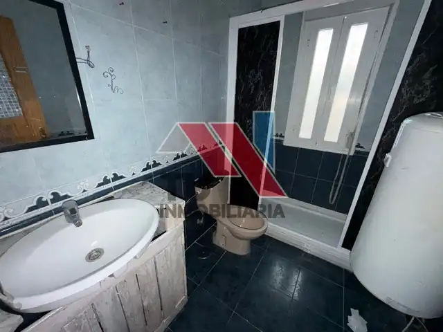 Bathroom of Houses for sale in Huecas  with Storage room, Swimming Pool and Alarm