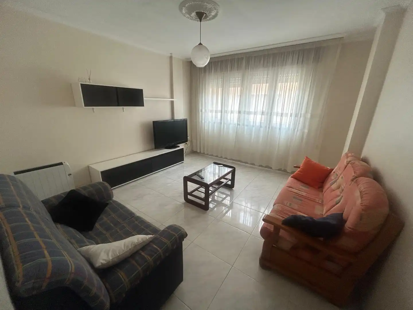 Living room of Flat for rent in A Pobra do Caramiñal  with Furnished