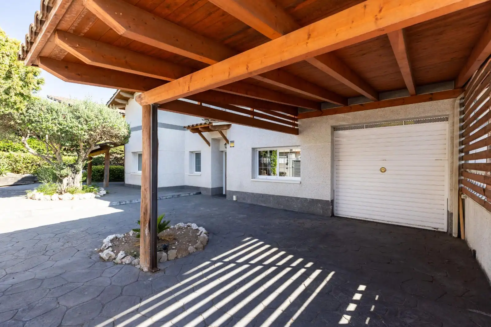 Vista exterior de Casa o xalet en venda en Lliçà d'Amunt amb Aire condicionat, Calefacció i Jardí privat