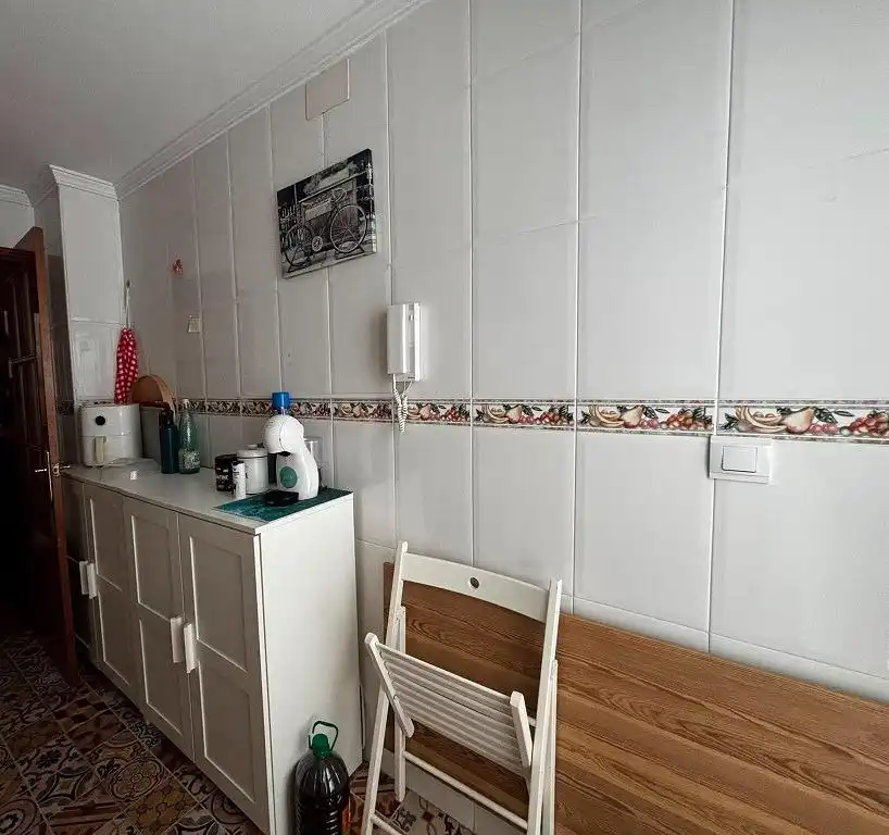 Küche von Wohnung zum Verkauf in Huelva mit Klimaanlage, Möbliert und Balkon