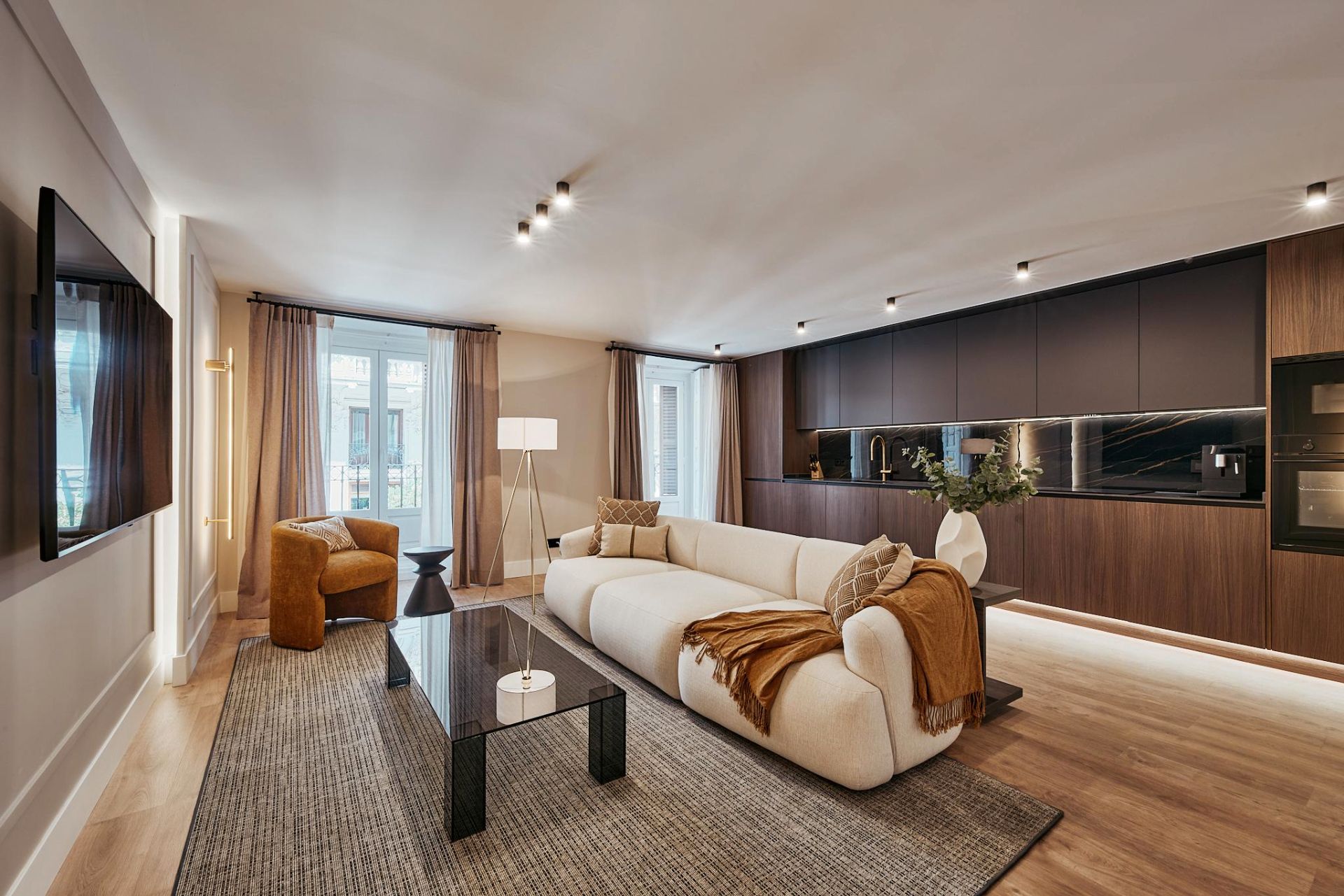 Living room of Flat for sale in  Madrid Capital  with Air Conditioner, Heating and Furnished