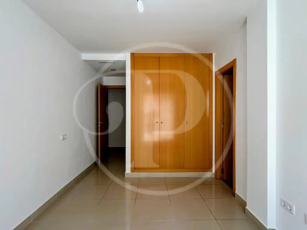 Flat for sale in Montserrat  with Air Conditioner, Heating and Terrace
