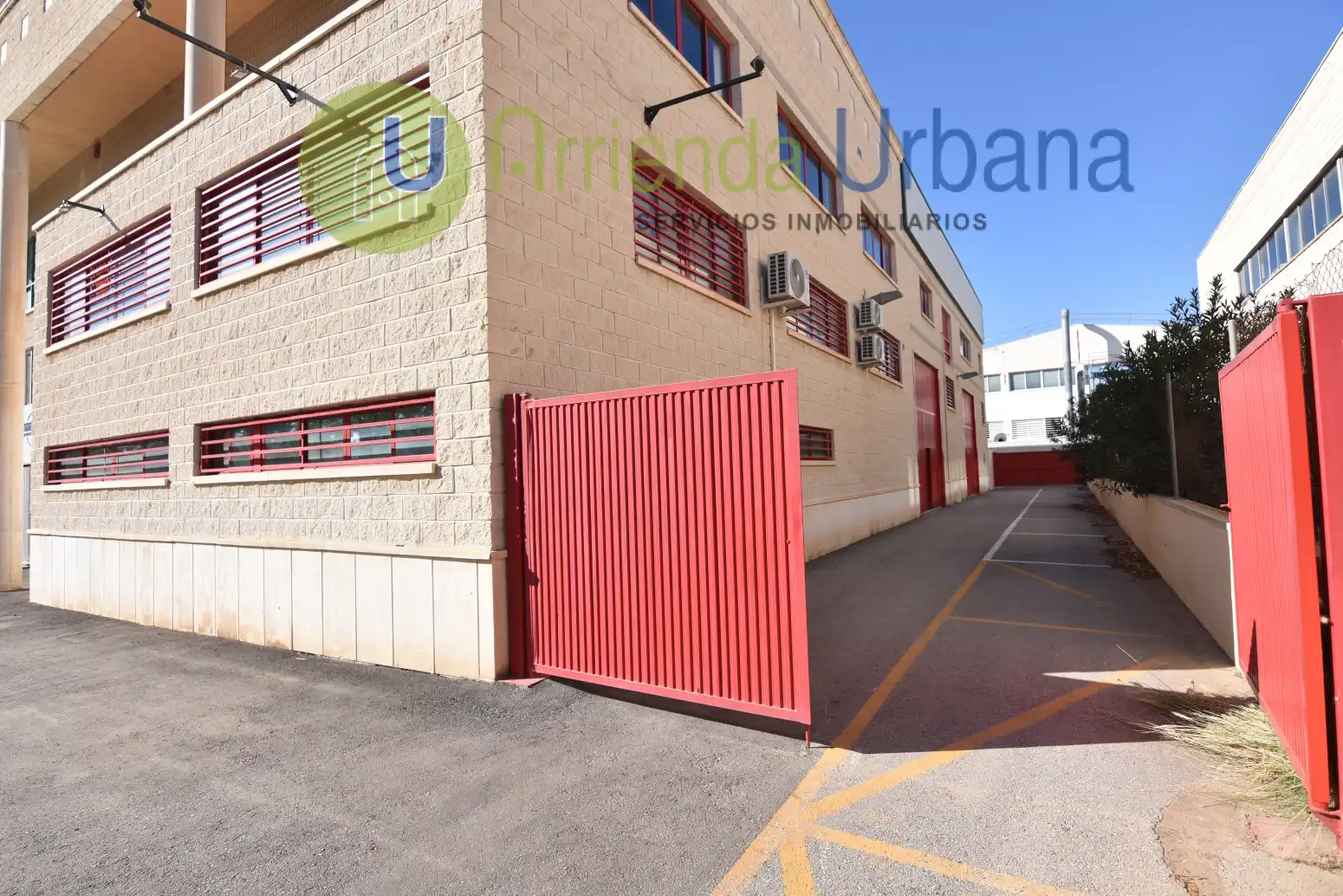 Nau industrial de lloguer a german bernacer