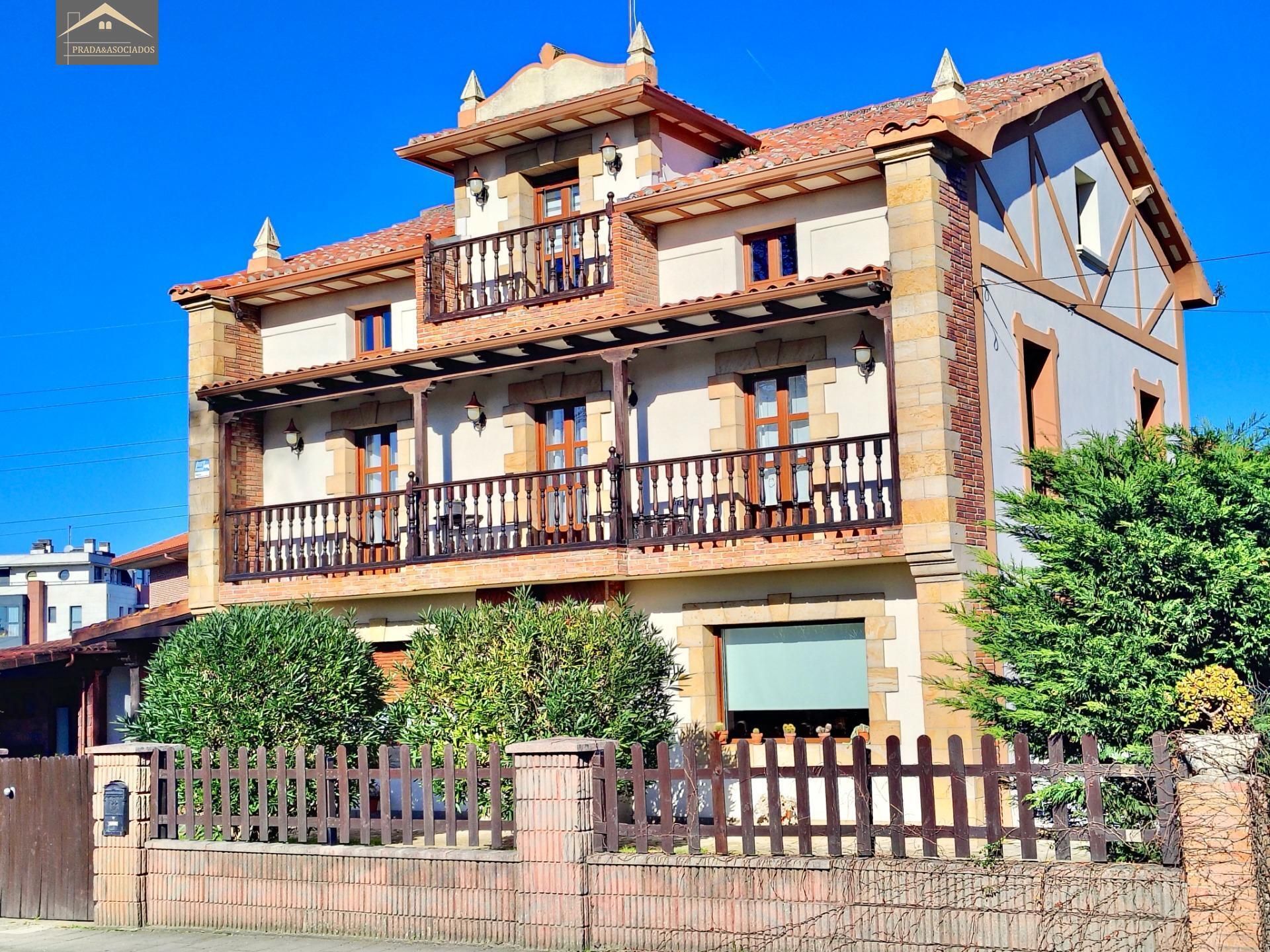 Exterior view of House or chalet for sale in Santander  with Private garden, Terrace and Storage room
