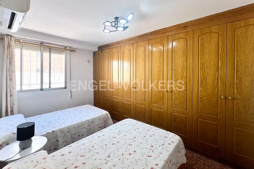 Habitación de Ático de alquiler en Sueca con Aire acondicionado, Calefacción y Jardín privado
