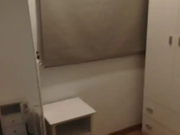 Dormitori de Pis per a compartir en La Pobla de Vallbona amb Parquet, Moblat i Balcó