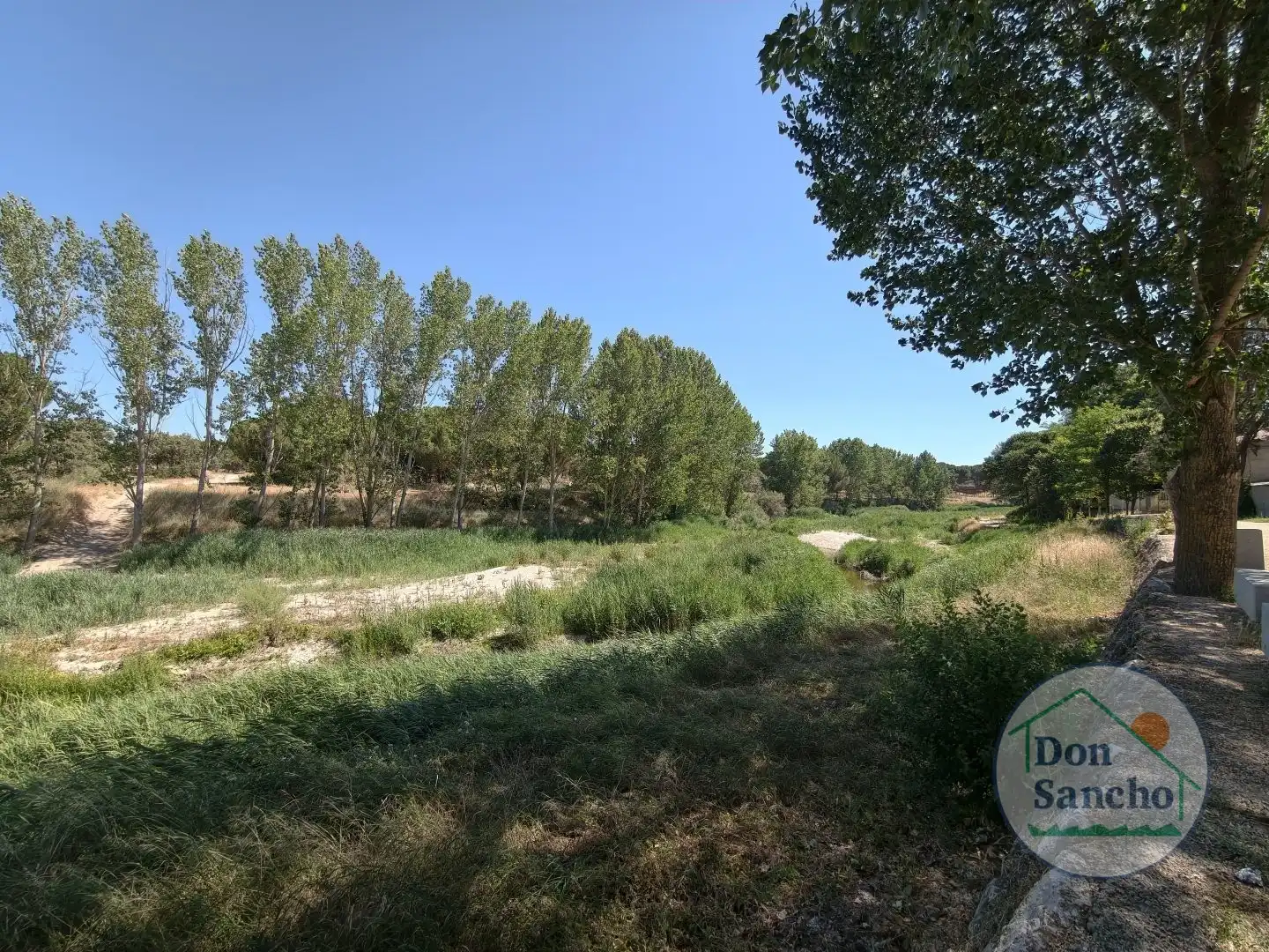 Piso en venta en Viana de Cega con Terraza, Trastero y Amueblado