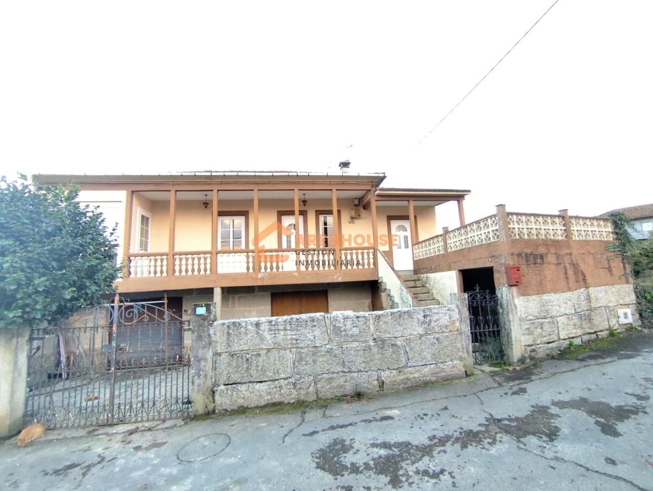 Vista exterior de Casa o xalet en venda en A Merca   amb Calefacció, Jardí privat i Traster