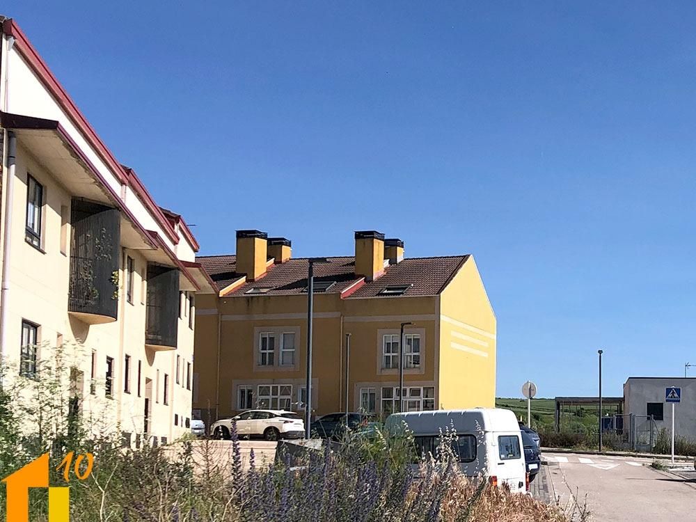 Exterior view of Apartment for sale in Burgos Capital  with Heating, Terrace and Storage room