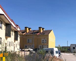 Vista exterior de Apartament en venda en Burgos Capital amb Calefacció, Terrassa i Traster