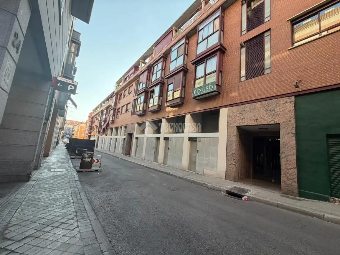 Vista exterior de Piso en venta en Madrid con Trastero