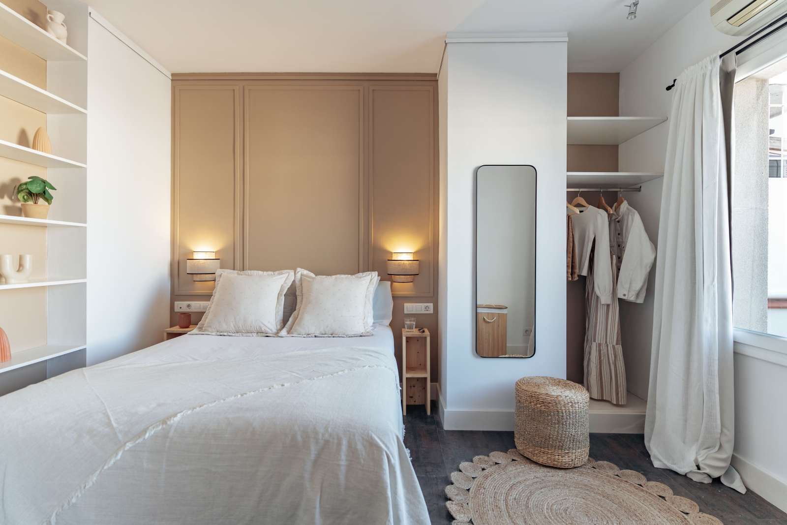 Dormitori de Apartament per a compartir en  Barcelona Capital amb Aire condicionat, Terrassa i Moblat