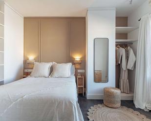 Bedroom of Apartment to share in  Barcelona Capital  with Air Conditioner and Terrace