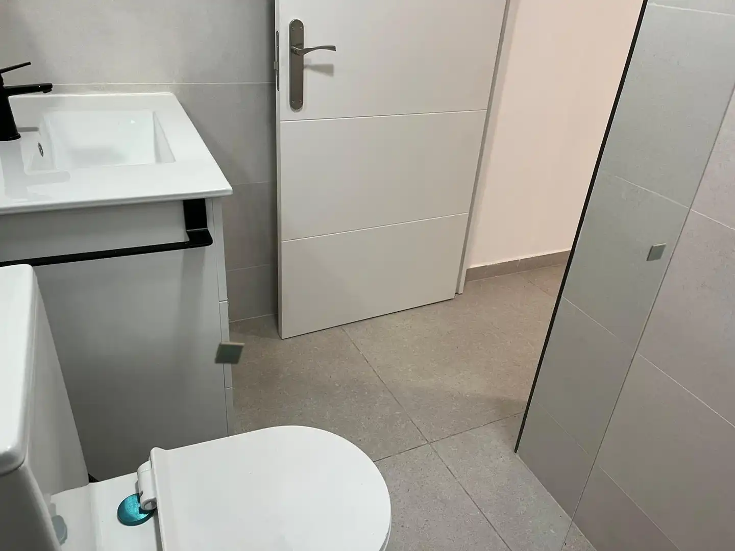 Bathroom of Flat for sale in Sabadell  with Air Conditioner and Heating