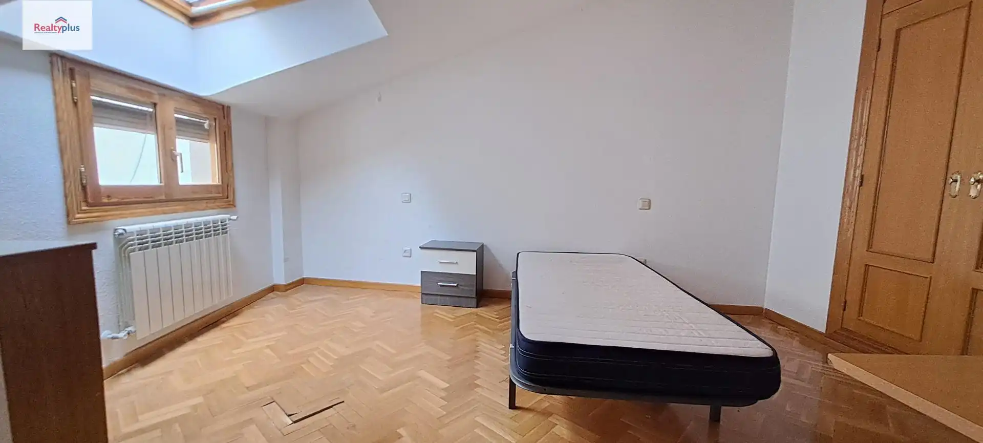 Habitación de Dúplex de alquiler en Segovia con Amueblado y Balcón